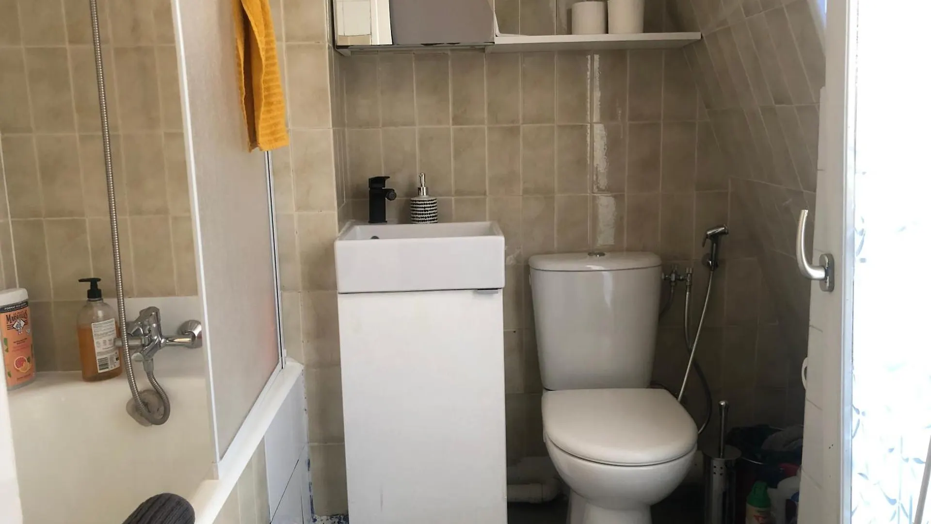 2 Pieces Sous Les Toits 6 Personnes Calme Lumineux Equipe Apartment Paris